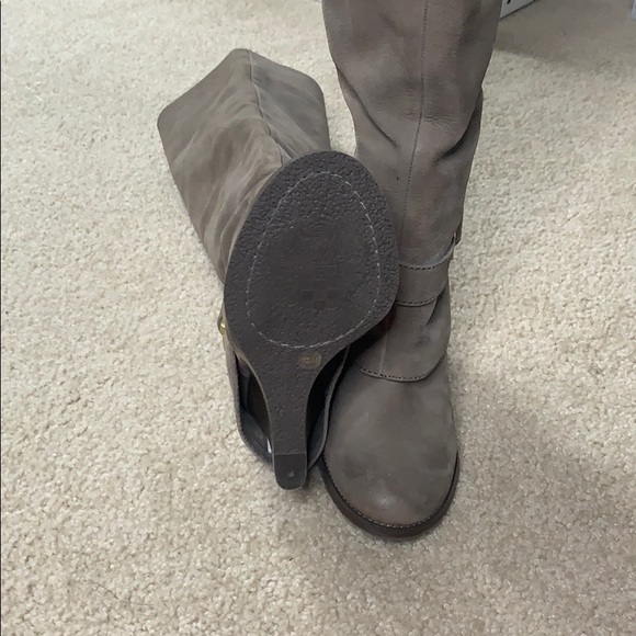 Boots - Picture 4 of 4